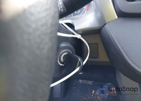 2018 Toyota Rav4 Le z USA, uszkodzony, nr VIN 2T3BFREVXJW731693